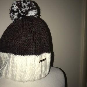 NEVER WORN MICHAEL KORS BEANIE